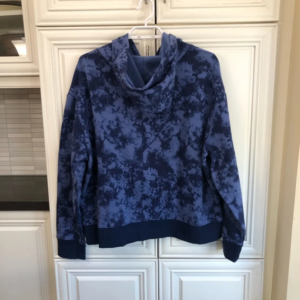 NWT Champion women’s tie dyed logo hoodie - Picture 6 of 13